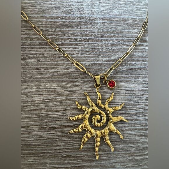 Gold Sun Pendant Necklace A1367 - Picture 3 of 4